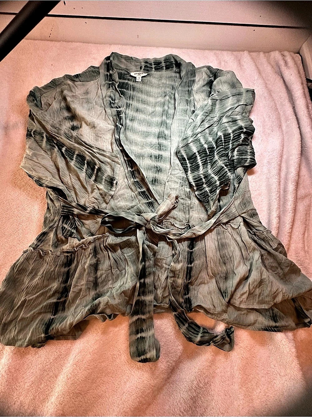 Umgee Abstract Tie-Front Blouse in Green & Gray Size Small/medium